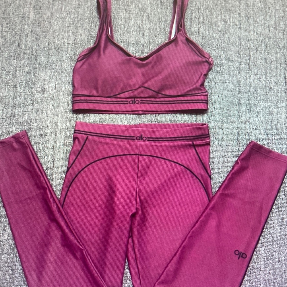 ALO Yoga Magenta Seamless Sports Bra & High-Waist Leggings Set Size L